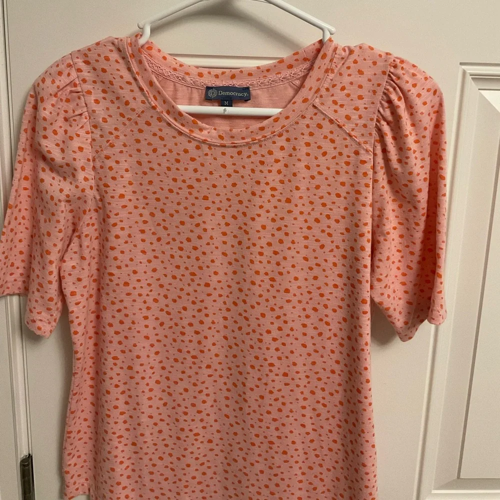 Democracy medium top. - Picture 2 of 6